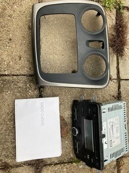 Rámeček a rádio Dacie Logan 2016