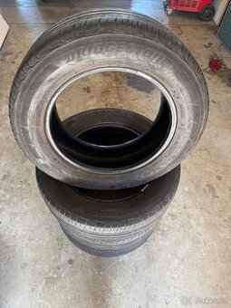 Bridgestone 215/60 r16