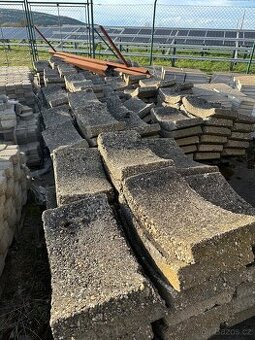 Betonový žlab cca 290 ks