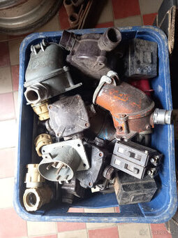 Světla, zásuvky atd.