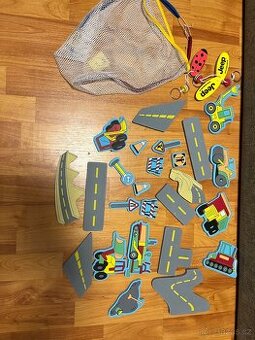 Penive hracky do vody auta a silnice