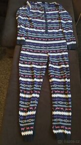 Teplý fleesový overal na spaní vel.S (36-38)