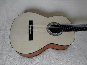 Predam Yamaha C40M 4/4 Natural Klasická gitara