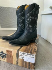 Zdobené westernové boty 36