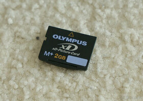 Olympus XD karta 2GB + Olympus X 775