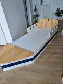 Dětská postel loď