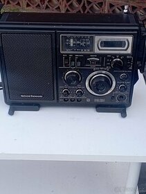 Prodám  sběratelske rádio panasonic dr28