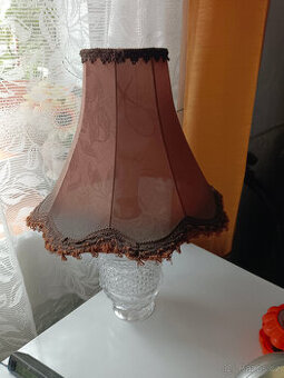 Stará skleněná lampa s hnědým stínidlem