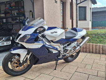 Aprilia RSV 1000 R, r. 2004
