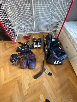 Kompletní hokejový set – výstroj + branka + střelecká deska
