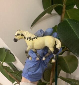 Schleich koně