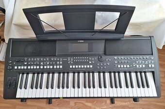 Keyboard Yamaha PSR sx600