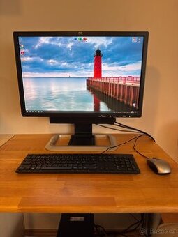 Počítač Dell Optiplex 990 s monitorem HP LP2475W