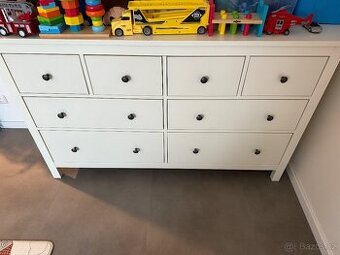 Bílé komody HEMNES IKEA