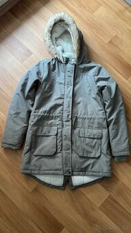 Dívčí parka vel 146/152
