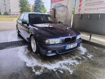 BMW E39 540i