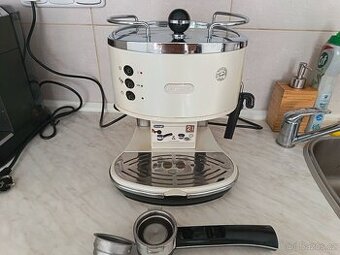 Pákový kávovar DELONGHI