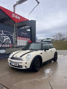 Mini Cooper One R50