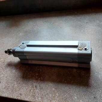 Pneumatický Válec