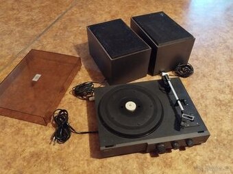 Gramofon Tesla NZC 030