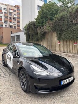 Pronájem vozů Tesla