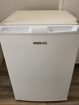 82cm značková lednice s vnitřním mrazákem