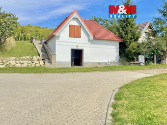 Prodej vinného sklípku s vinicí, 2254 m², Perná