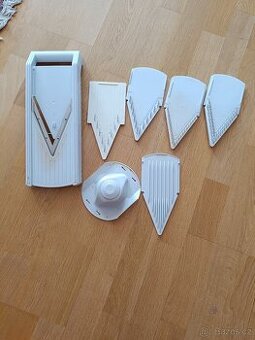 Univerzální kráječ