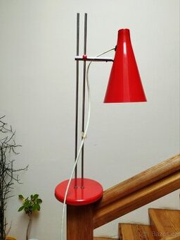 Červená retro lampička Lidokov