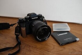 Fujifilm X-T5 + Viltrox 27mm f/1.2 PRO