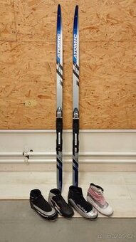 Běžky ATOMIC se šupinami 138 cm v setu s botami