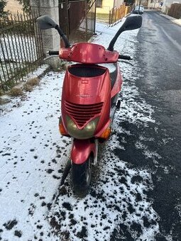 Skútr APRILIA LEONARDO