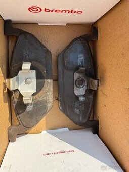 Přední brzdové destičky Starline (sada 4 ks)