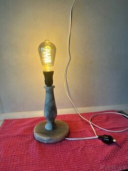 Starožitná renovovaná lampa, svítidlo, mramor