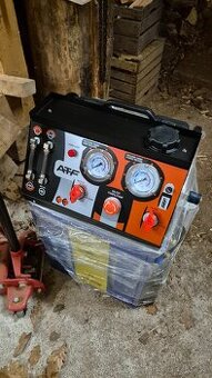 Přístroj pro výměnu oleje v automatických převodovkách