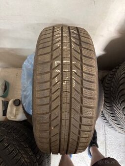 215/45 R18 zimní pneu