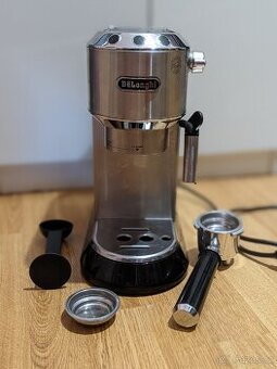 DeLonghi Dedica pákový kávovar nerez
