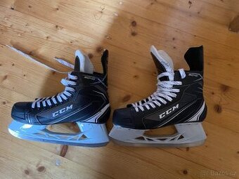 Lední brusle CCM Tacks 9040 (vel. 43)
