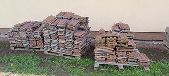 Střešní tašky a hřebenáče - 1