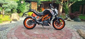 KTM 390 Duke