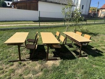 Levně starší školní lavice a zidle