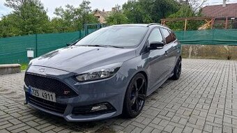 Ford Focus st 184kw 2017 93tkm