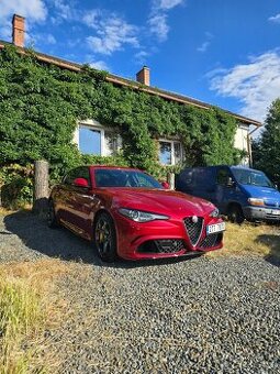 Alfa Romeo Giulia Quadrifoglio manuál