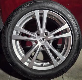 17"ZIMNÍ OBUTÁ ALU KOLA 5x114.3 HYUNDAI KONA+ČIDLA