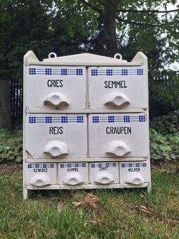 Porcelánové kořenky německé