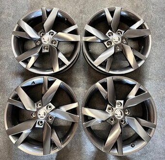 5x112 R17 originál Škoda Octavia 4. - Lyra - černé