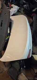 Bmw 5 f10 zadní víko