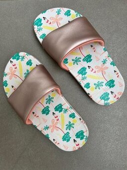 Dívčí pantofle Decathlon, vel. 31/32