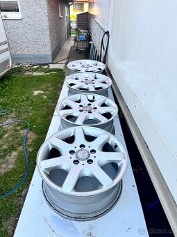 Elektrony Mercedes Benz