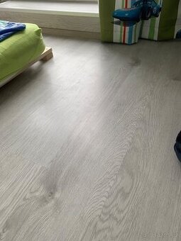 REZERVANO-Plovoucí podlaha 54,5m2 vč. mirelonu, folie a lišt